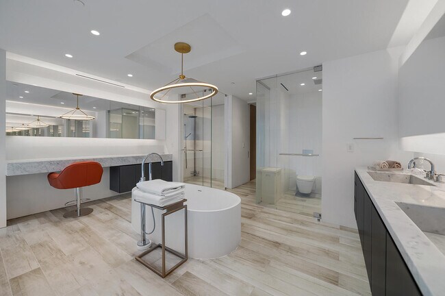 Building Photo - 9001 Collins Ave