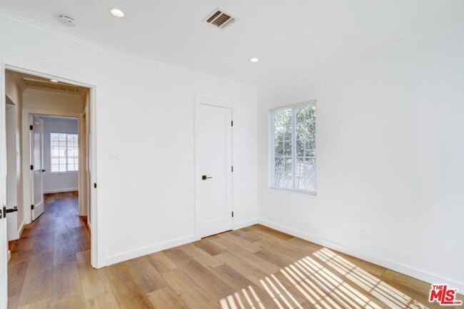 Building Photo - 6633 Belmar Ave