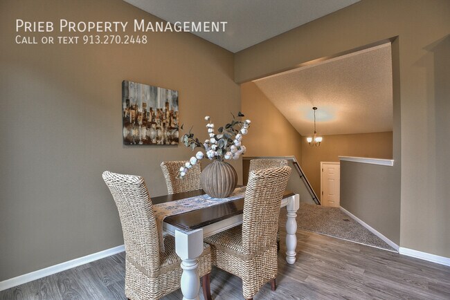 Building Photo - 524 N Walnut St