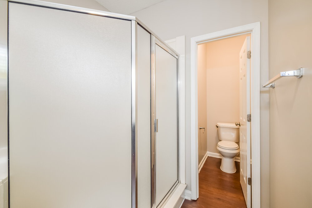 Building Photo - 10222 Green Moss Dr N