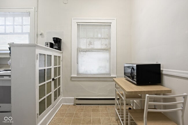 Building Photo - 784 Woodruff Pl E Dr