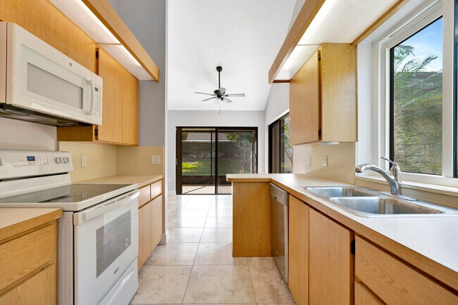 Building Photo - 143 Cape Pointe Cir