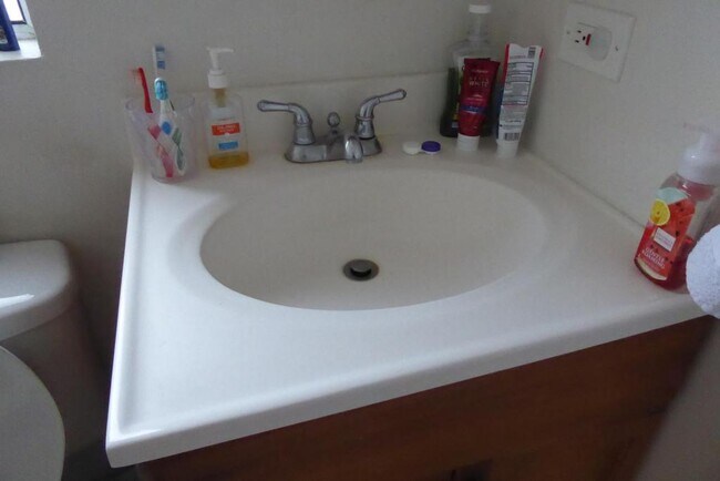 Building Photo - 495 Liholiho Street, Mount Thomas 204