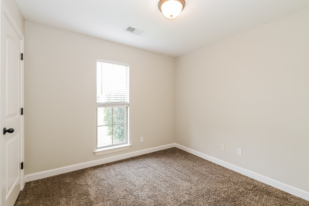 Building Photo - 8643 Bonfire Dr