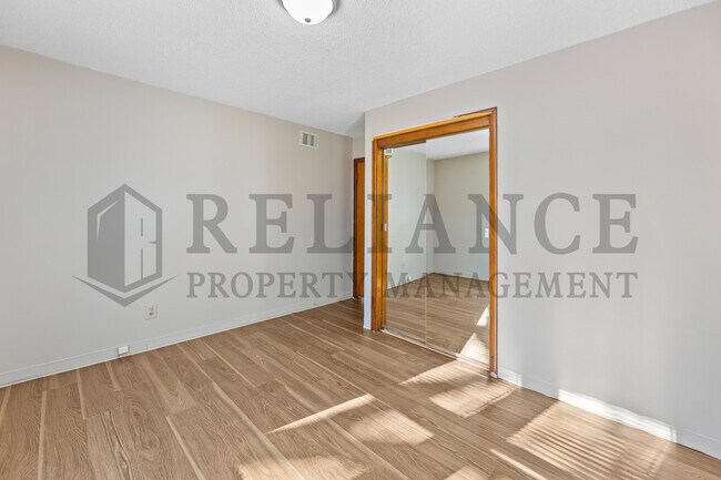 Building Photo - 420 Benway St