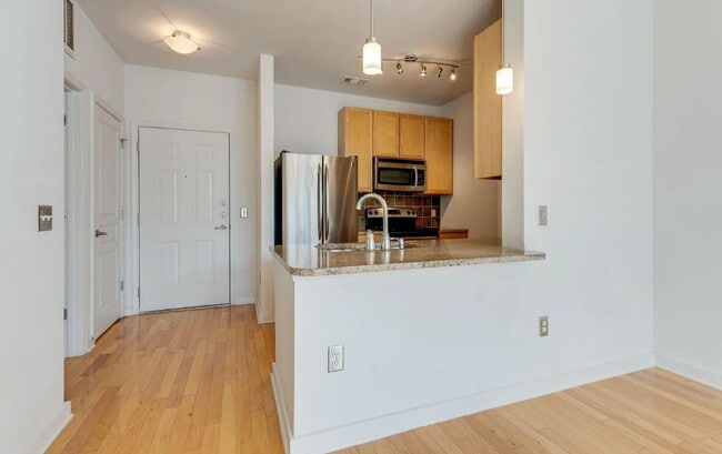 Building Photo - Stylish Condo in the Heart of Nashville – ...