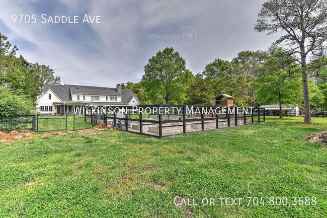 Building Photo - 9705 Saddle Ave