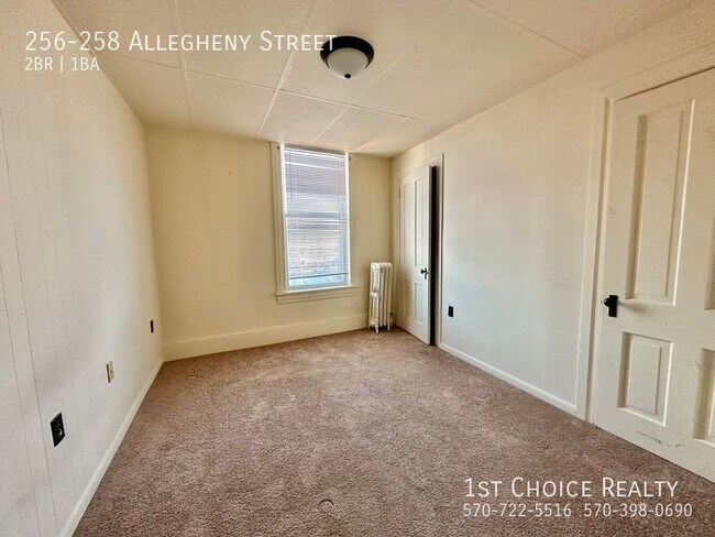 Building Photo - 2 bedroom apartment with HEAT INCLUDED!