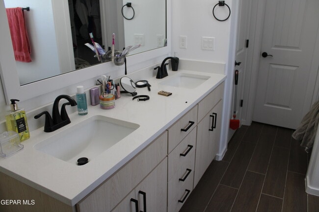 Building Photo - 15220 Ambition Ave