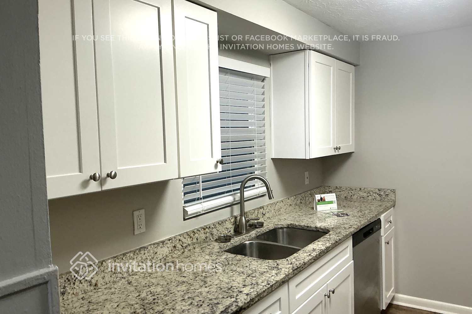 Building Photo - 428 La Paz Pl