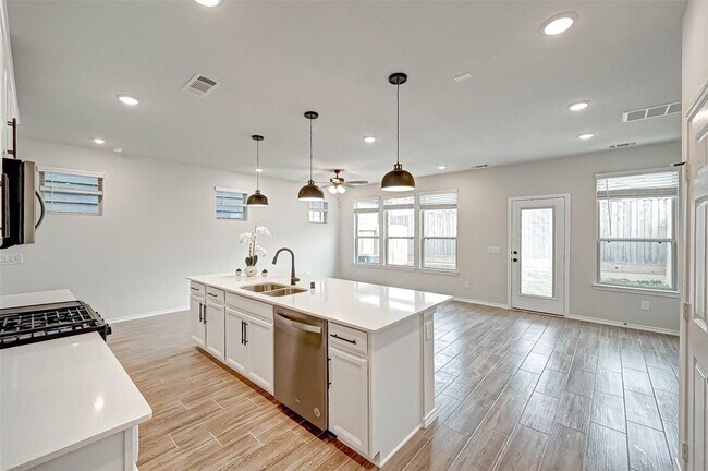 Building Photo - 10311 Harmon Smith Dr.