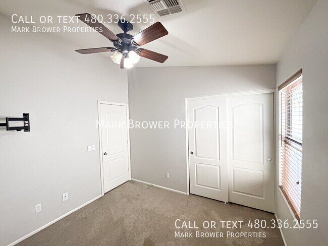 Building Photo - 270 W Dana Dr