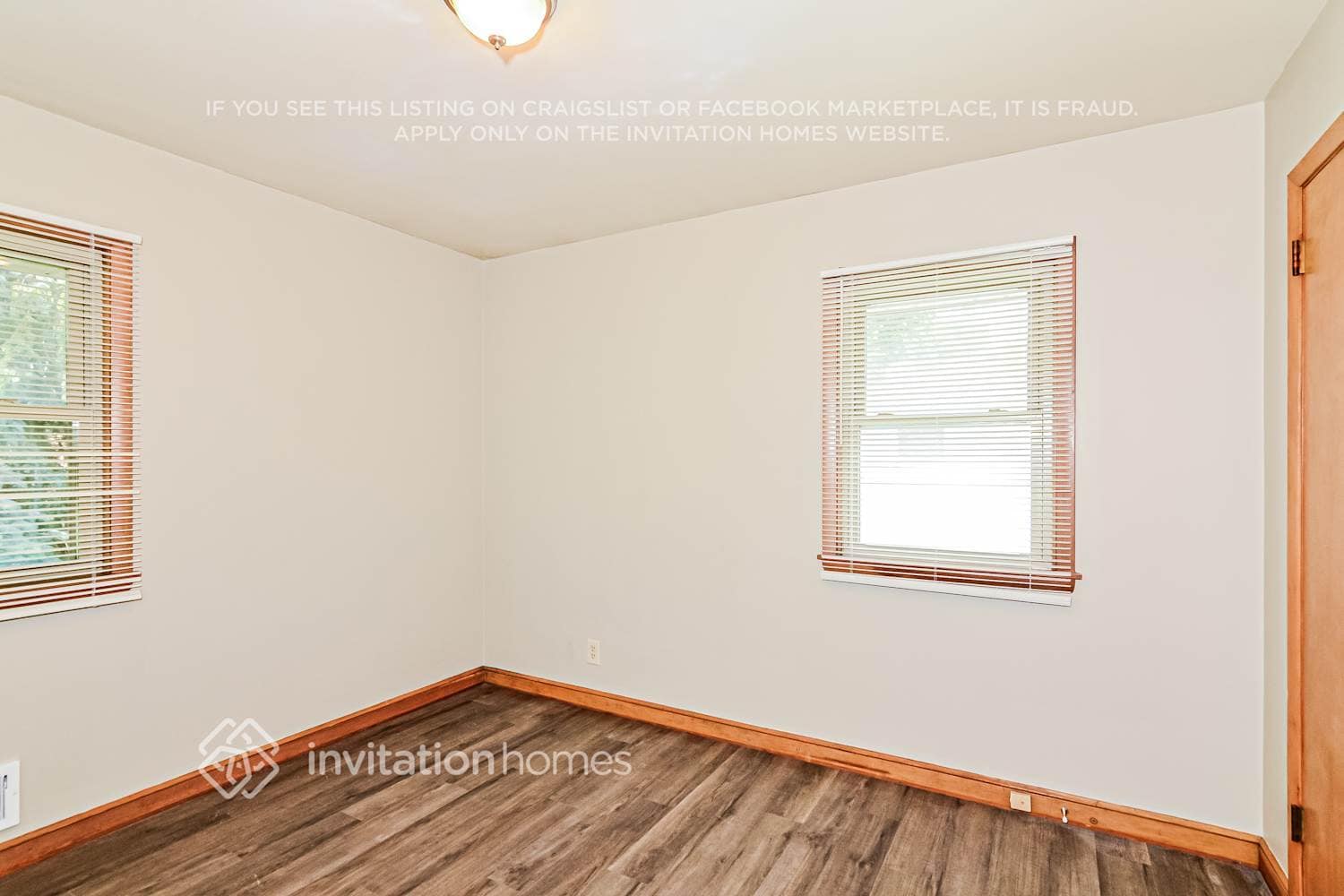 Building Photo - 5801 N Irving Ave