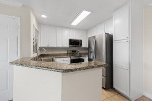 Building Photo - 78650 Ave 42