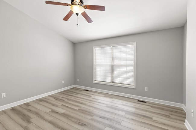 Building Photo - 316 Silverton Way