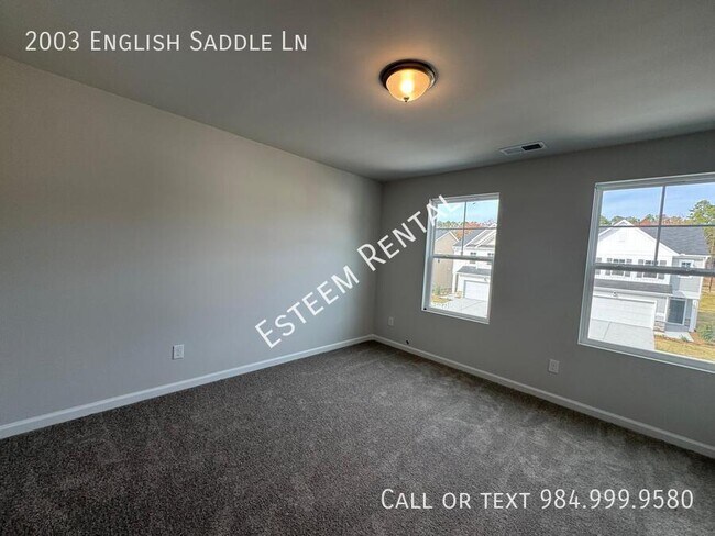 Building Photo - 2003 English Saddle Ln