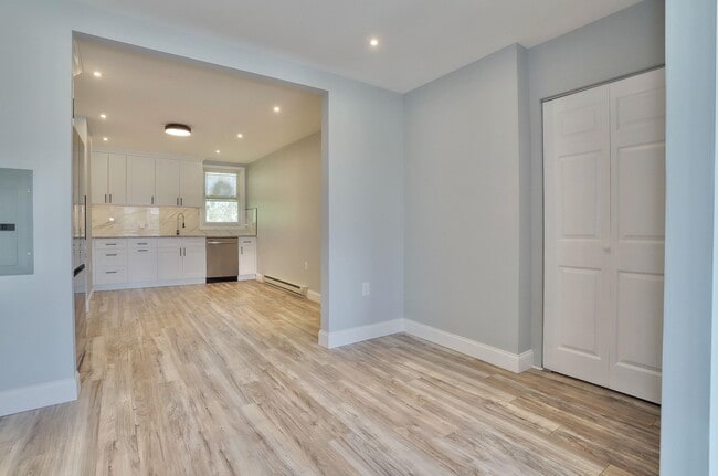 Building Photo - 237 Whiton St