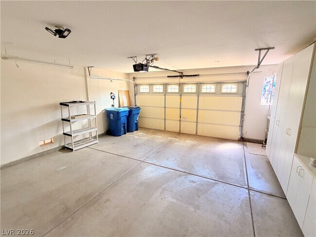 Building Photo - 7914 Villa Pintura Ave