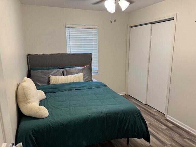 Building Photo - 2524 W 109th Pl