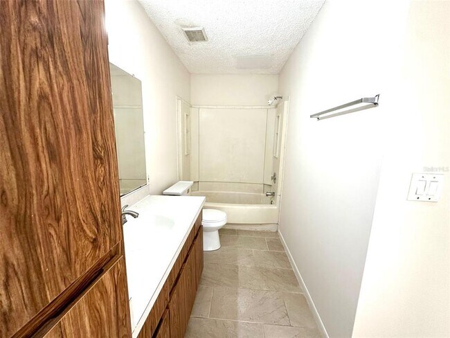 Building Photo - 455 Alt 19