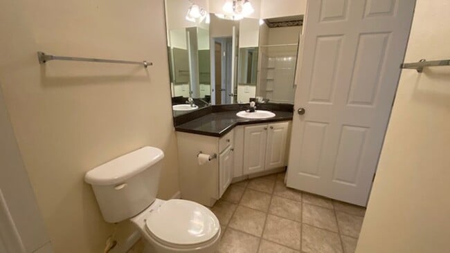 Building Photo - 2 Bed 2 Bath 2nd Floor Condo (Palms of Cortez)