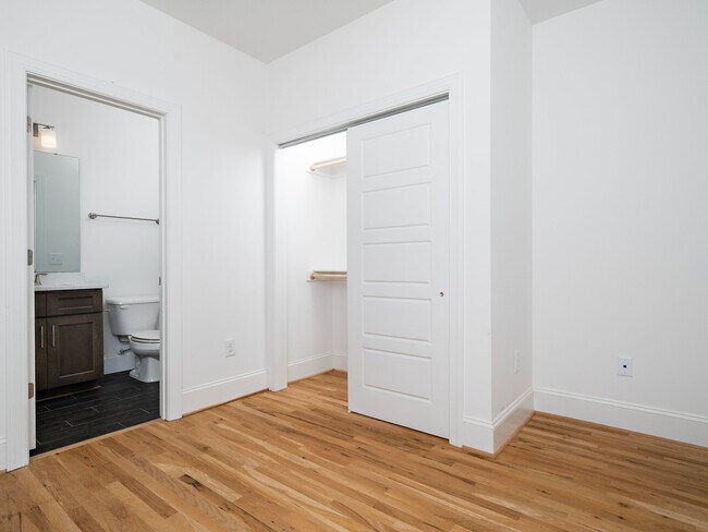 Building Photo - 3807 1/2 Marcom St