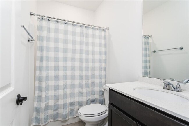 Building Photo - 2332 Rutland Rd