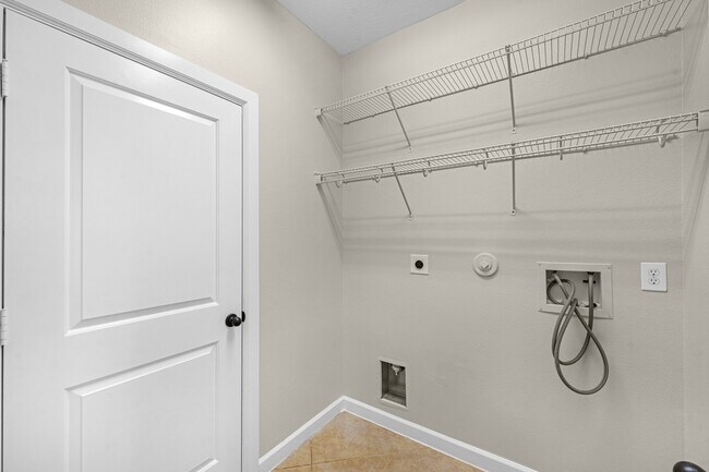 Building Photo - 4014 Pinecrest Hollow