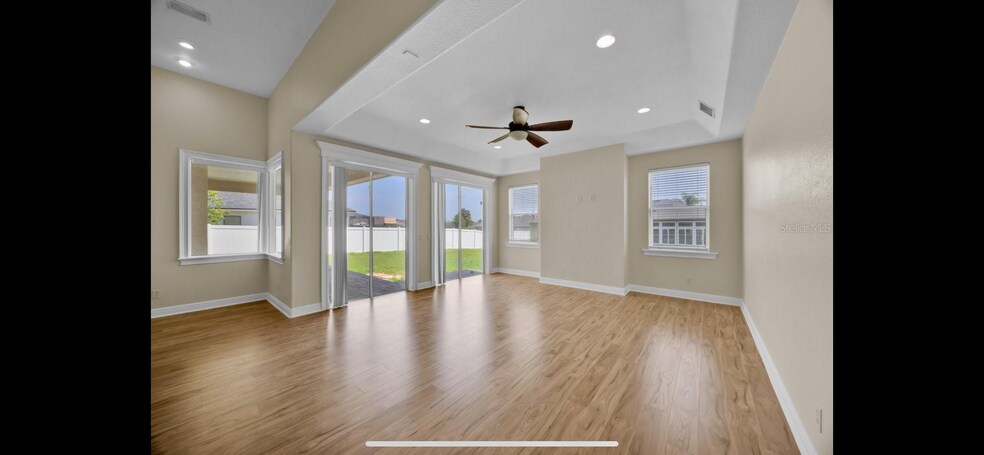 Building Photo - 5556 Vintage View Blvd