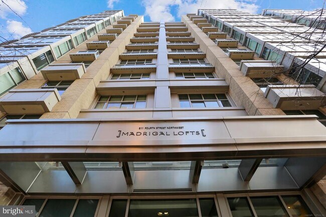 Building Photo - 811 4th St NW