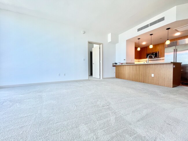 Building Photo - 555 South St