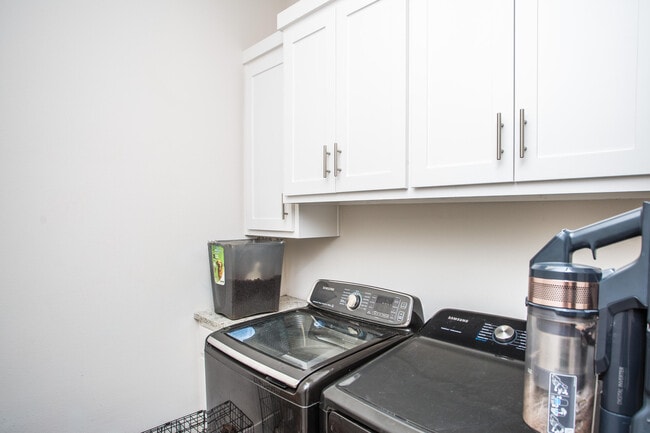 Building Photo - 23 Wilshire Blvd