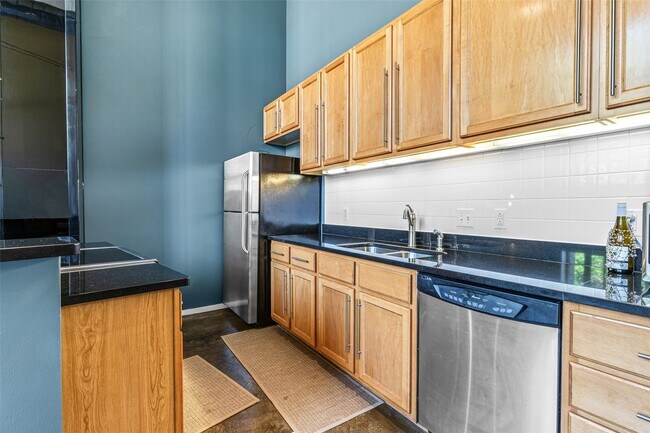 Building Photo - 1720 Chouteau Ave