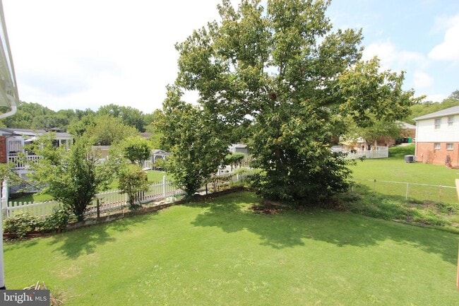 Building Photo - 7803 Woodbourne Ave