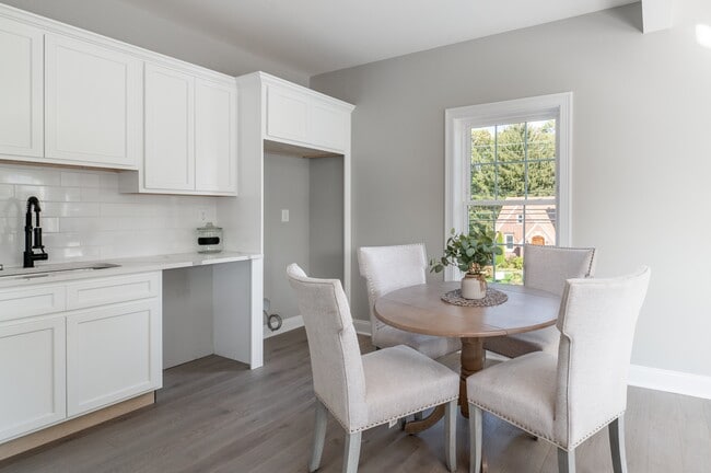 Dining Area - 26 Cherry Hill Rd