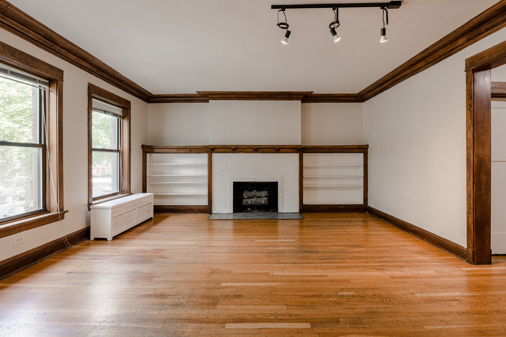 Building Photo - 5121 S Ingleside Ave