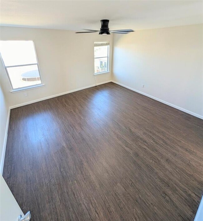 Building Photo - 222 Phillips St