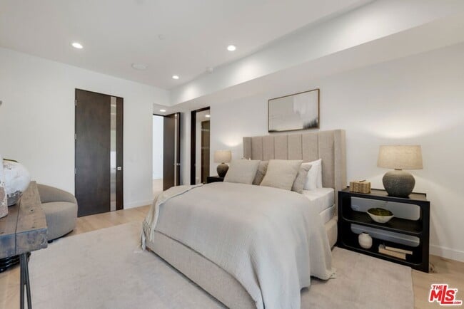 Building Photo - 3116 Elvido Dr