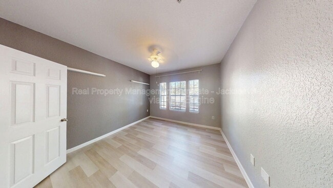 Building Photo - 10075 Gate Pkwy N