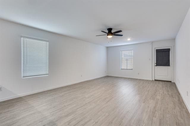 Building Photo - 914 Blue Heron Dr