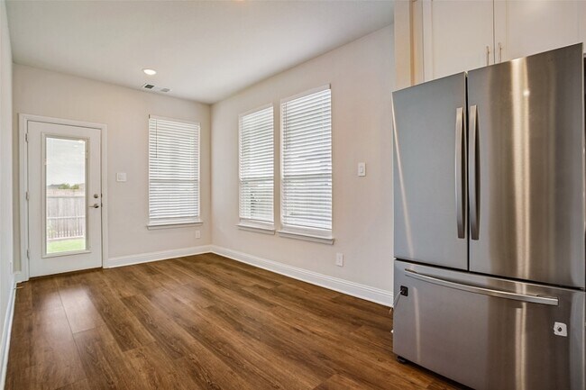 Building Photo - 10950 Downy Cup Dr