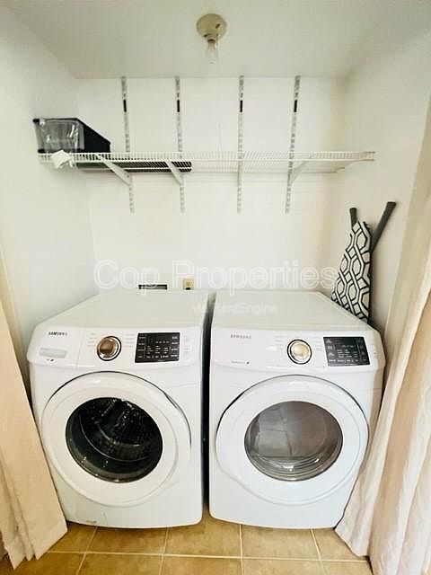 Building Photo - 3678 Hidden Dr