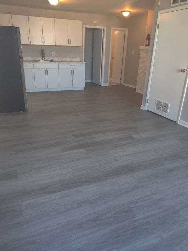 Building Photo - 1004 S 52nd St