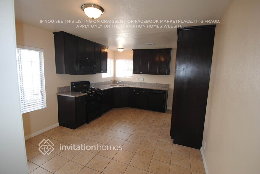 Building Photo - 2007 7th St