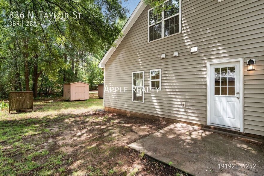 Building Photo - 836 N Taylor St