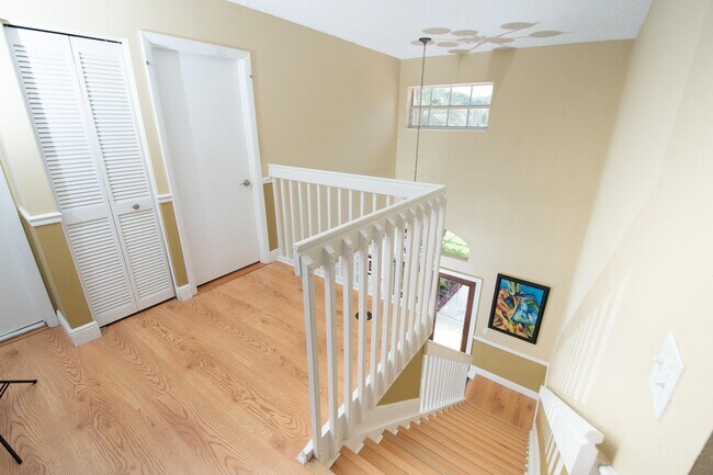 Building Photo - 1490 S Club Dr