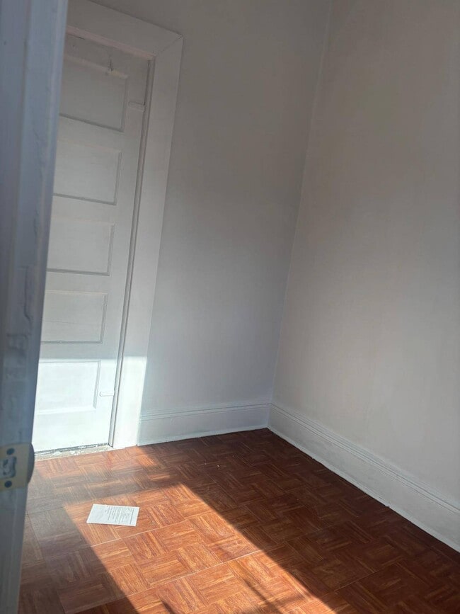 Building Photo - 88-13 Jamaica Ave