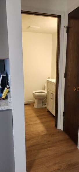 Building Photo - 326 E 2nd St