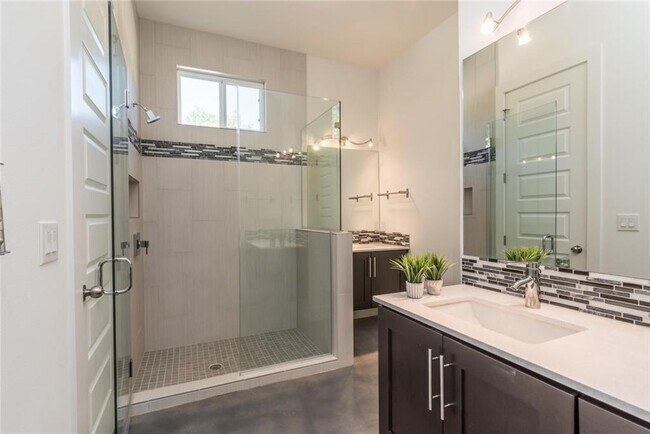 Building Photo - 1403 Arcadia Ave