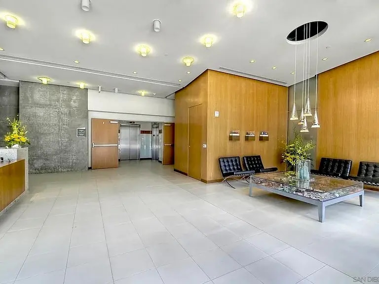 Building Photo - 800 The Mark Ln